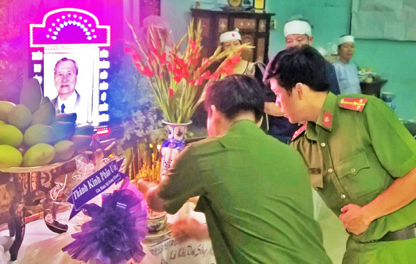 Ông Trương Tấn Sang đến viếng nhân sĩ Nguyễn Hữu Hạnh ảnh 8