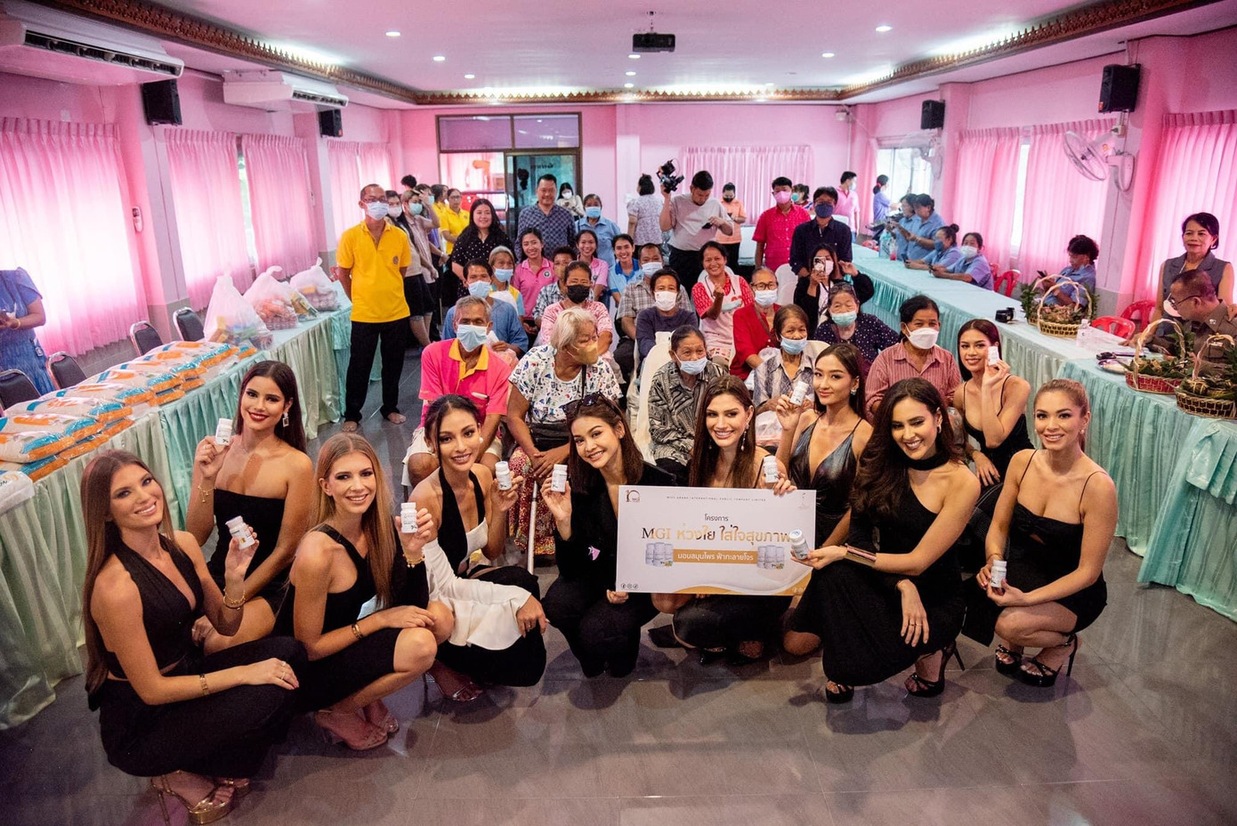 Đây cũng là lần hiếm hoi các hoa hậu, á hậu của cuộc thi Miss Grand International tham dự một sự kiện từ thiện kể từ sau khi đăng quang. Trước đó, hoạt động chủ yếu của họ là livestream bán hàng trên các nền tảng xã hội. Nhiều ý kiến cho rằng việc ông Nawat tận dụng tên tuổi người đẹp để bán hàng khiến cuộc thi bị mất đi giá trị, làm danh tiếng các hoa, á hậu bị giảm sút trong mắt công chúng.