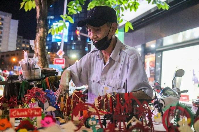 Có biệt danh là ông Giàu nên ông Phụng vẫn luôn đùa rằng bản thân rất giàu "nghị lực" (Ảnh: Nguyễn Vy).