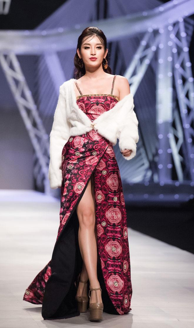 Với sắc vóc nổi trội và kinh nghiệm trình diễn, Huyền My cũng trở thành cái tên gây chú ý trên các sàn diễn thời trang một thời gian dài. Cô đã trình diễn first face và vedette cho nhiều nhà thiết kế nổi tiếng trong nước.