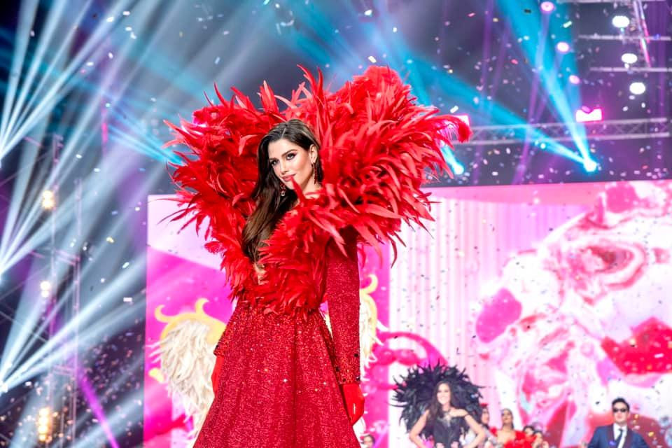 Hôm 13/11, top 10 Hoa hậu Hòa bình Quốc tế 2022 trình diễn trong sự kiện có tên Top 10 MGI2022 Queen Celebration ở Thái Lan. Show diễn được tổ chức kết hợp giữa trình diễn thời trang và âm nhạc. Điểm nhấn của show là màn trình diễn nội y của các người đẹp.