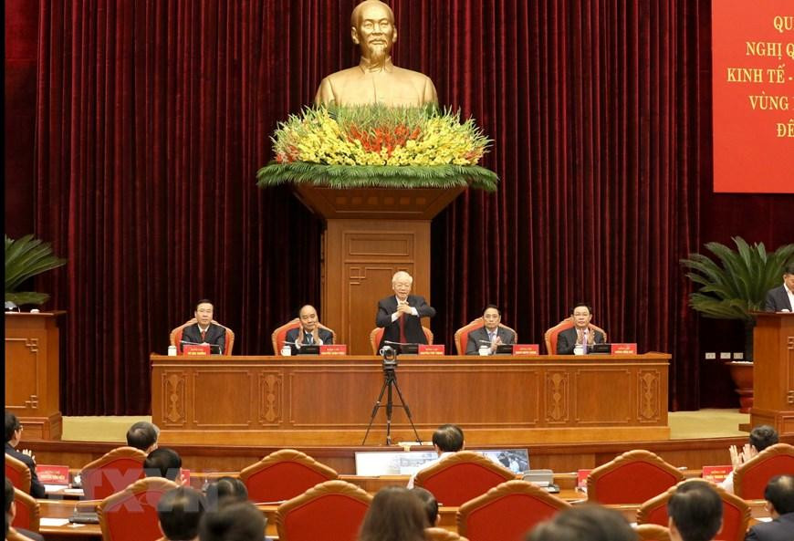 Tổng Bí thư Nguyễn Phú Trọng, Chủ tịch nước Nguyễn Xuân Phúc, Thủ tướng Phạm Minh Chính, Chủ tịch Quốc hội Vương Đình Huệ và Thường trực Ban Bí thư Võ Văn Thưởng chủ trì hội nghị. (Ảnh: Phương Hoa/TTXVN)