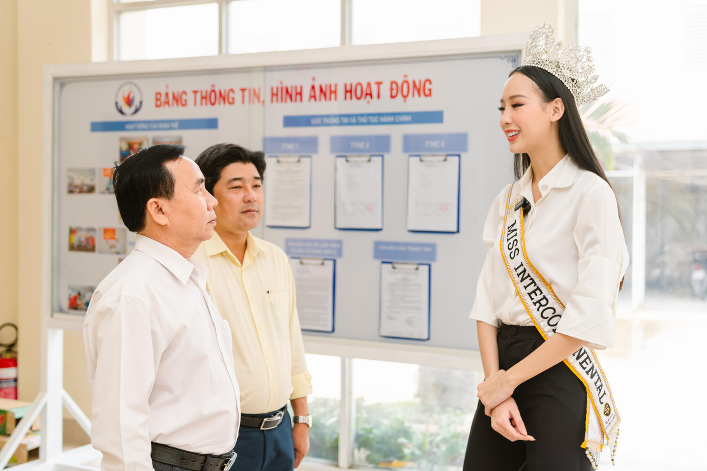Trong chuyến homecoming của mình, Bảo Ngọc cũng đã tới thăm các trẻ em bị nhiễm chất độc dioxin. Tại đây, cô đã tặng những phần quà và một số tiền nhỏ để hỗ trợ các em sống tại trung tâm.