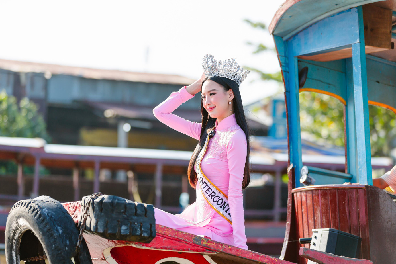 Chia sẻ với Tiền Phong, Bảo Ngọc cho biết cô chọn chợ nổi Cái Răng để diễu hành sau đăng quang để thể hiện niềm tự hào về quê hương, đồng thời muốn quảng bá những nét văn hóa đặc sắc của nơi đây đến với bạn bè trong nước và quốc tế.