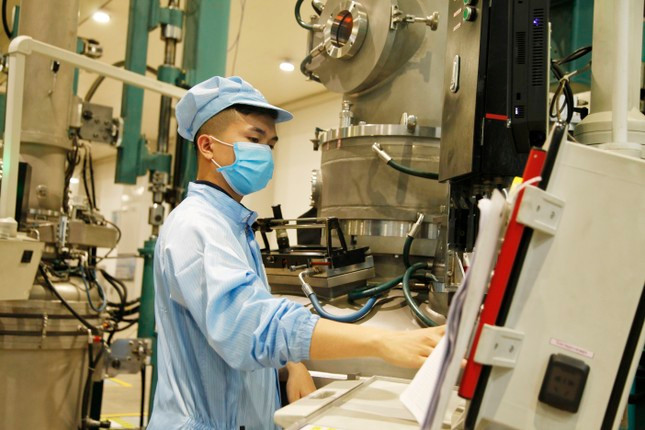 Nhóm hàng điện tử chiếm tỷ lệ cao trong kim ngạch xuất khẩu, nhưng tỷ lệ nội địa hóa trong ngành chỉ từ 5-10%. Ảnh: Như Ý.