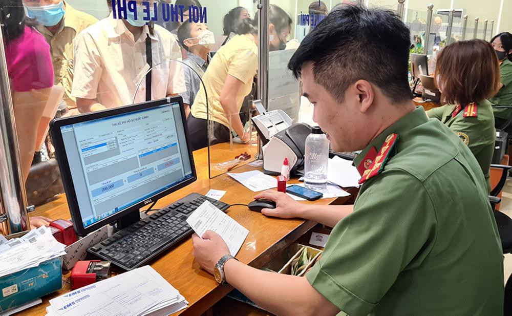 Ngoài ra, mẫu hộ chiếu phổ thông mới đảm bảo các kỹ thuật bảo an, khó làm giả.