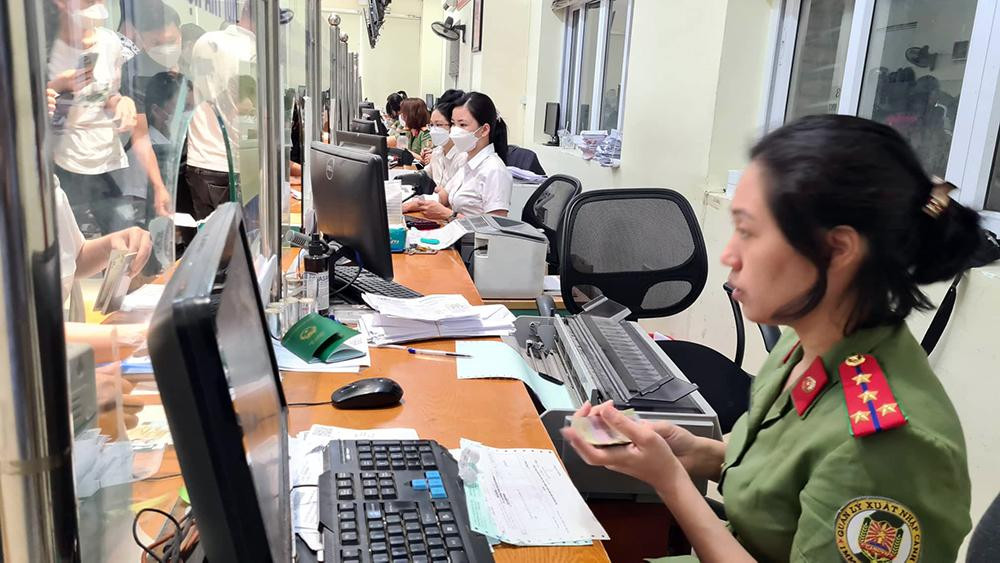 Theo Bộ Công an, so với mẫu cũ, mẫu hộ chiếu phổ thông mới có nhiều cải tiến.