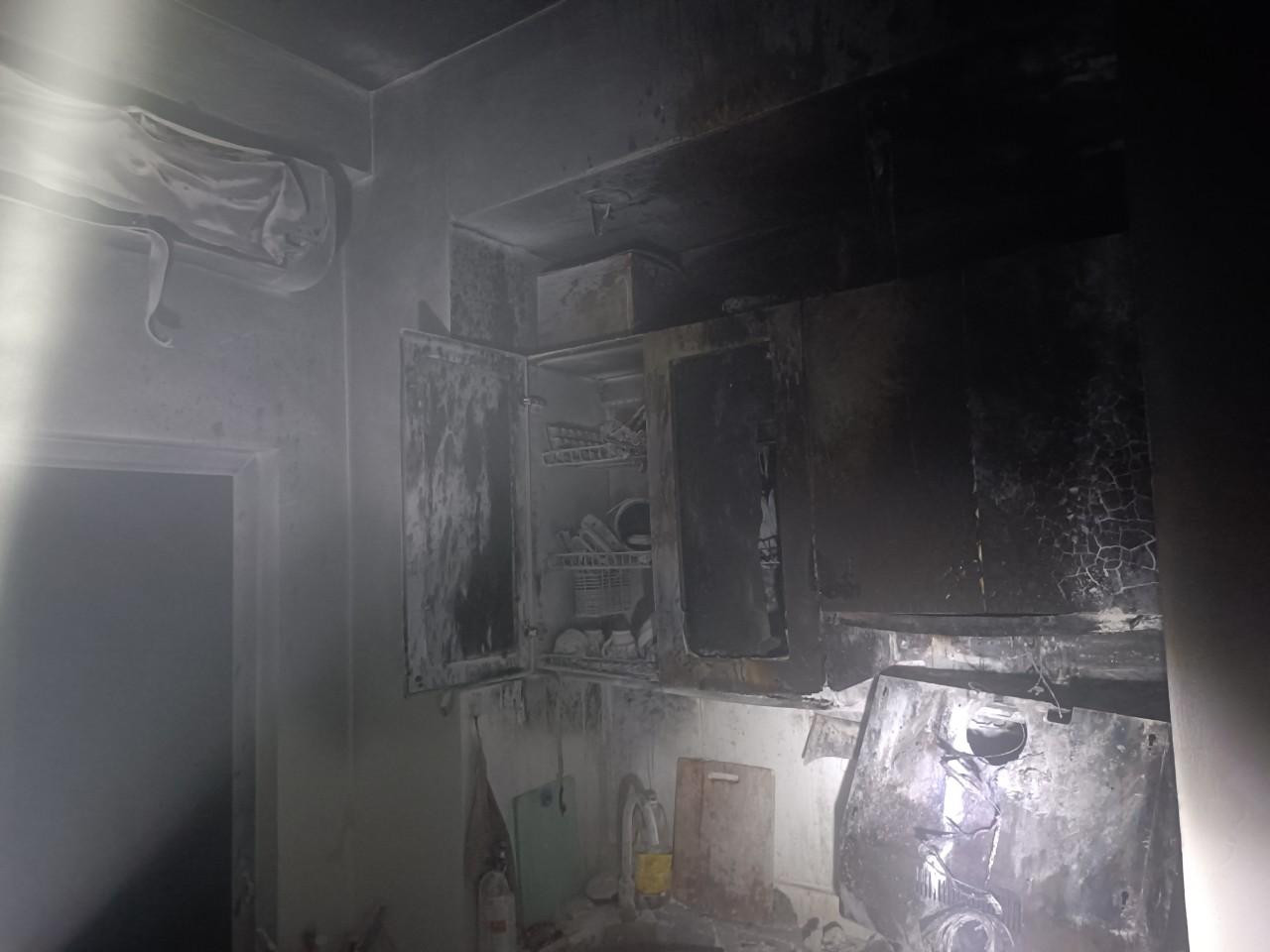 Khu bếp bị cháy.