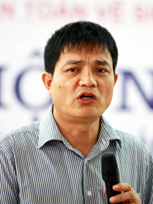 Với nhiều câu hỏi chưa trả lời, Th.S Nguyễn Thanh Phong hẹn gặp làm việc tuần sau. Với nhiều câu hỏi chưa trả lời, Th.S Nguyễn Thanh Phong hẹn gặp làm việc tuần sau