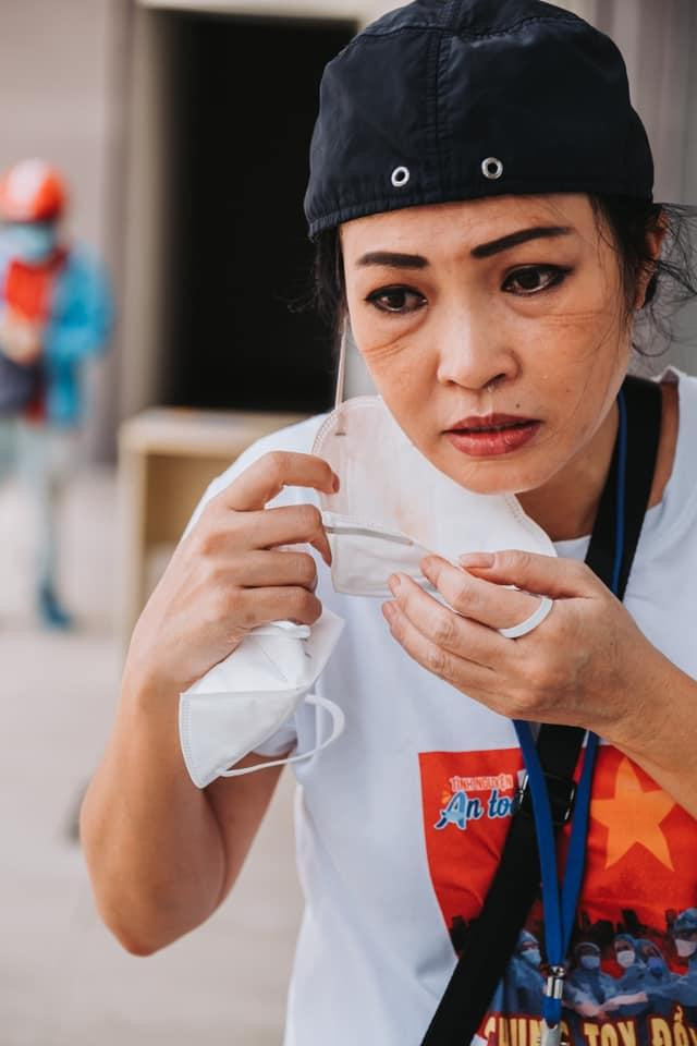 Hình ảnh thường thấy của chị Chanh trong giai đoạn này