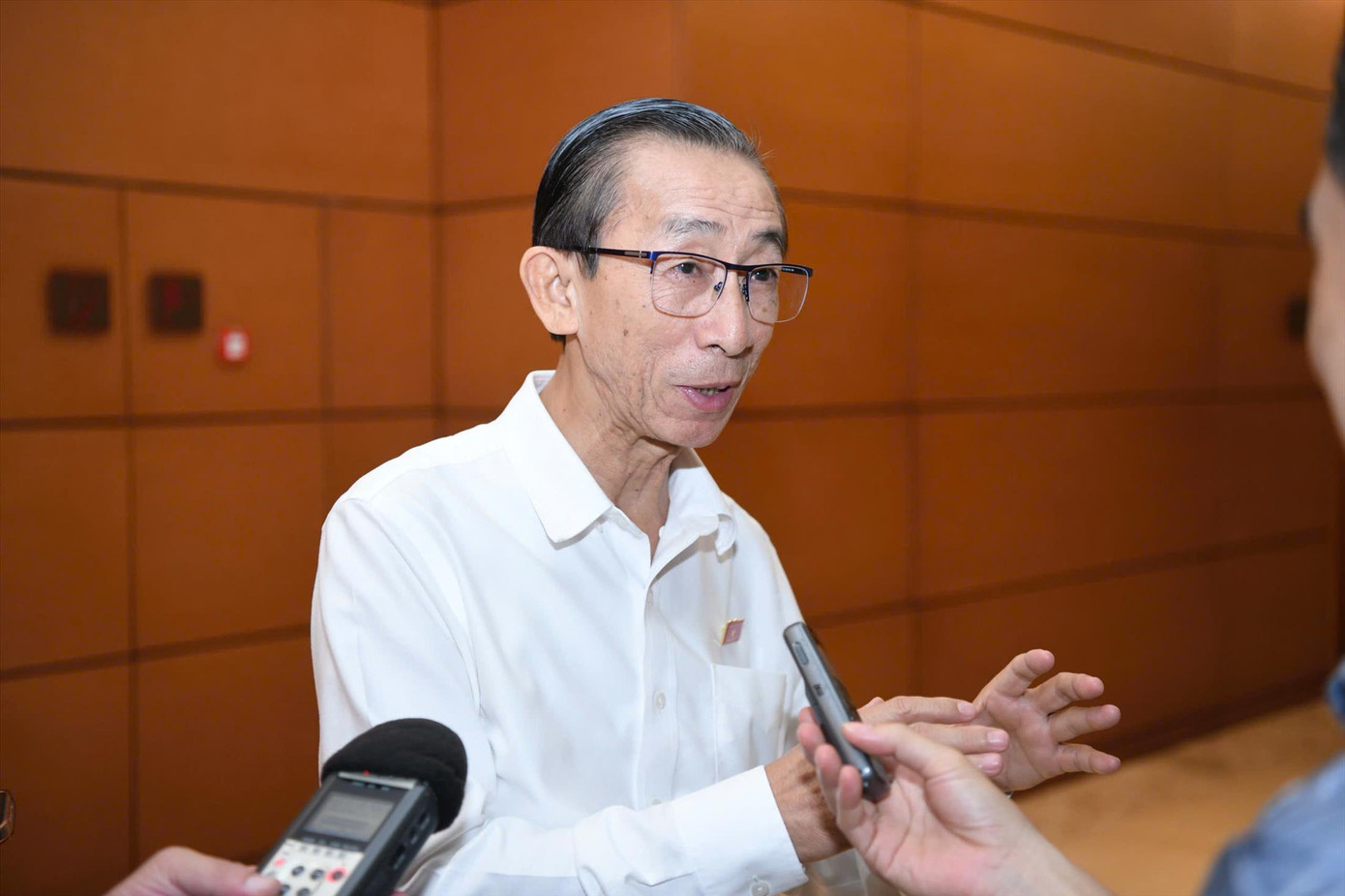 Theo đại biểu Quốc hội Trần Hoàng Ngân, sắp xếp đơn vị hành chính cấp tỉnh không chỉ là phép cộng mà hoàn toàn có thể trở thành phép nhân cho sự phát triển. Ảnh: NHẬT MINH Theo đại biểu Quốc hội Trần Hoàng Ngân, sắp xếp đơn vị hành chính cấp tỉnh không chỉ là phép cộng mà hoàn toàn có thể trở thành phép nhân cho sự phát triển. Ảnh: NHẬT MINH