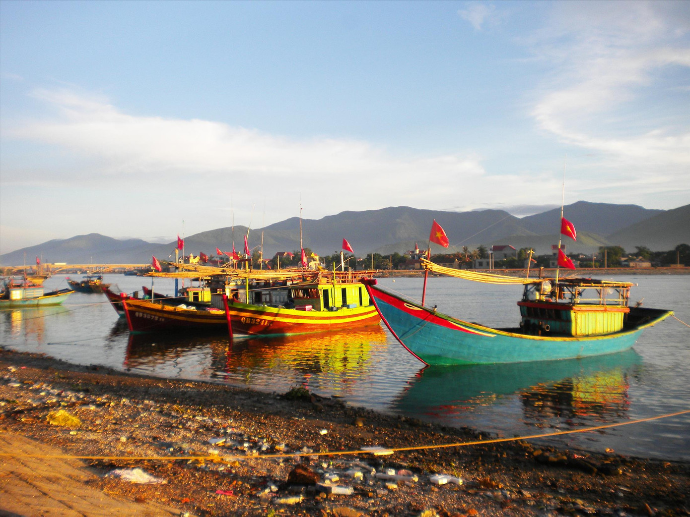 Biển Cảnh Dương. Ảnh: Phạm Xuân Dũng