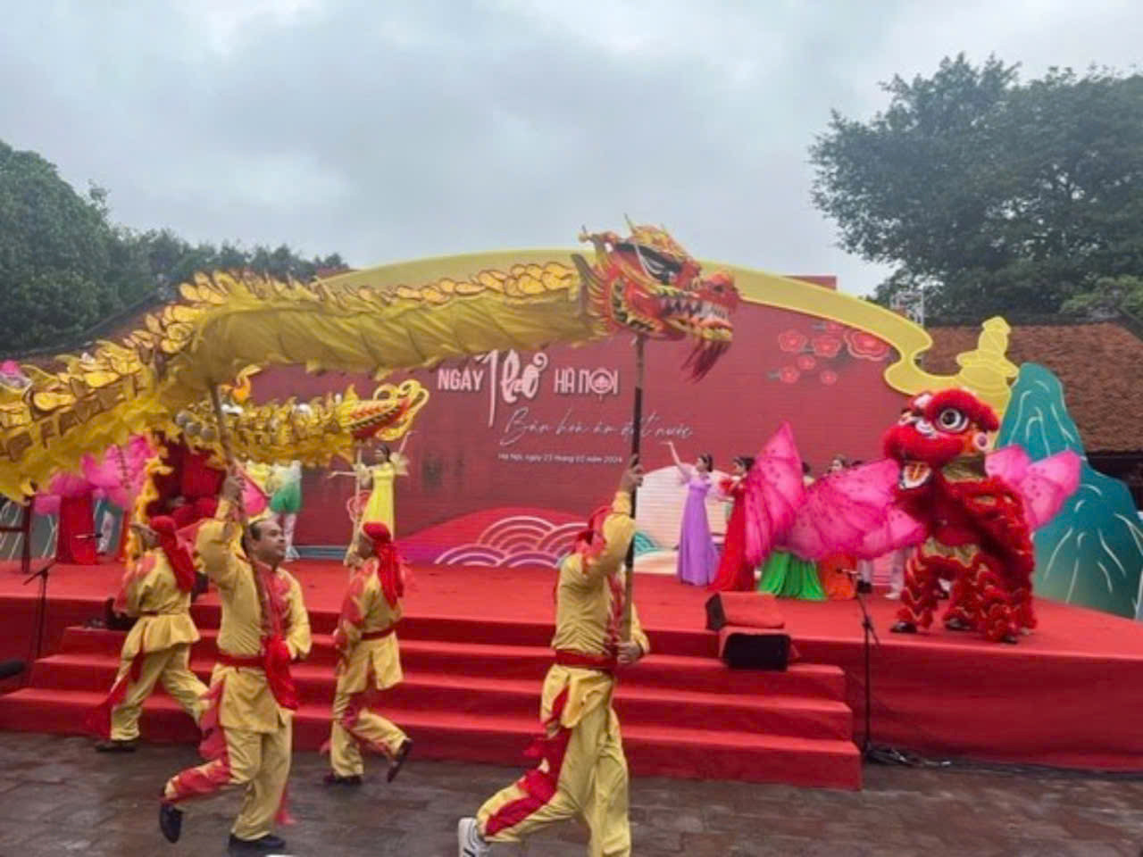 Ngày thơ Hà Nội 2024 diễn ra tại Văn Miếu - Quốc Tử Giám. Ảnh: VTC New