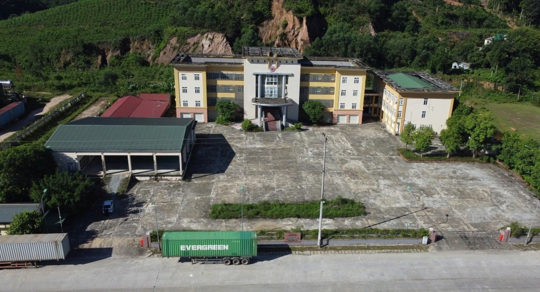 Trụ sở đang bỏ hoang tại Khu kinh tế Cửa khẩu Cầu Treo