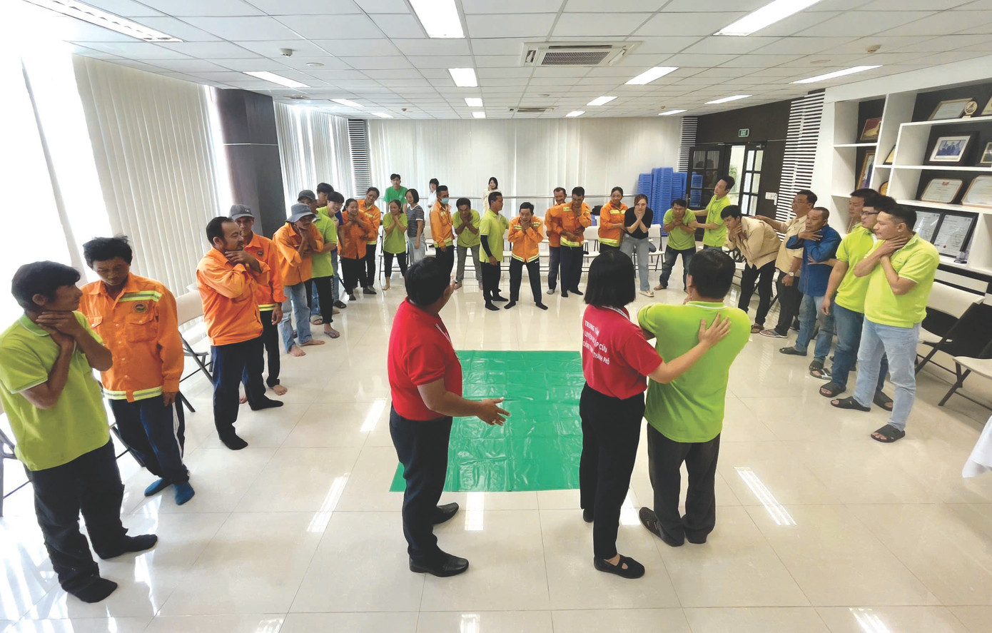 Người lao động Công ty VWS tập huấn kỹ năng sơ cấp cứu Người lao động Công ty VWS tập huấn kỹ năng sơ cấp cứu