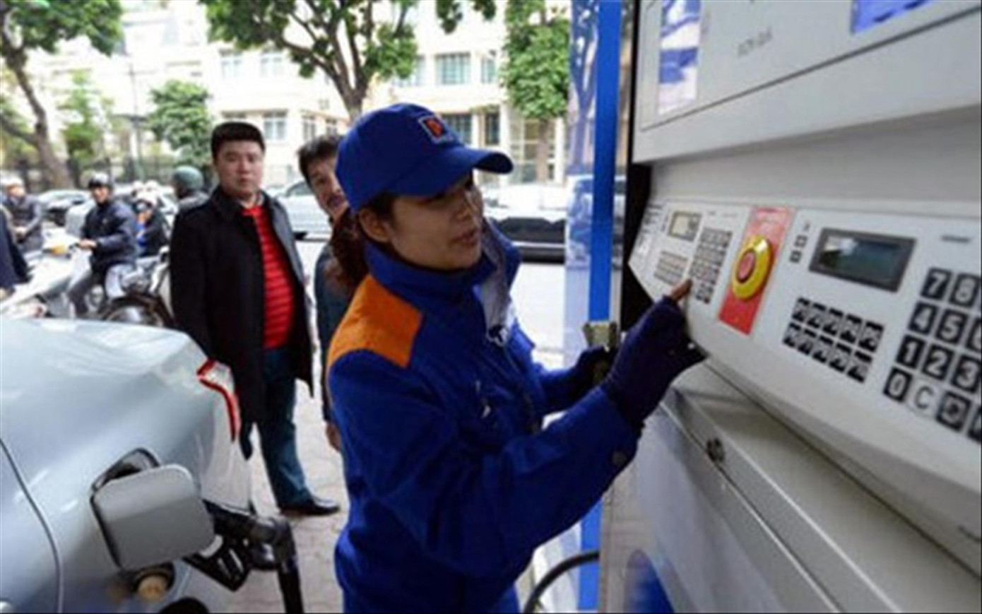 Doanh nghiệp xăng dầu muốn giá được điều chỉnh nhanh và sát với thị trường hơn. Ảnh: Như Ý