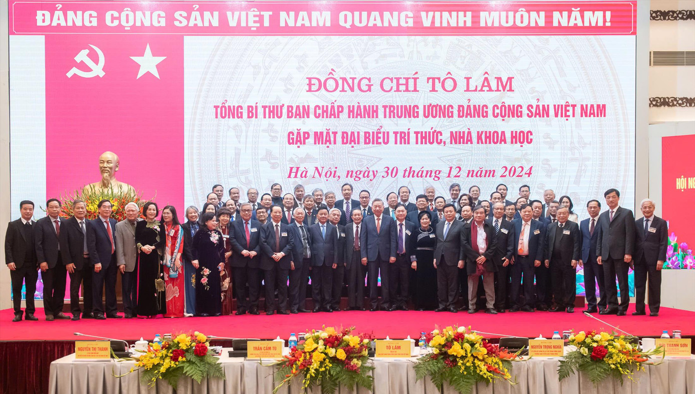 Tổng Bí thư Tô Lâm gặp mặt các trí thức, nhà khoa học Việt Nam. Ảnh: Nghĩa Đức Tổng Bí thư Tô Lâm gặp mặt các trí thức, nhà khoa học Việt Nam. Ảnh: Nghĩa Đức