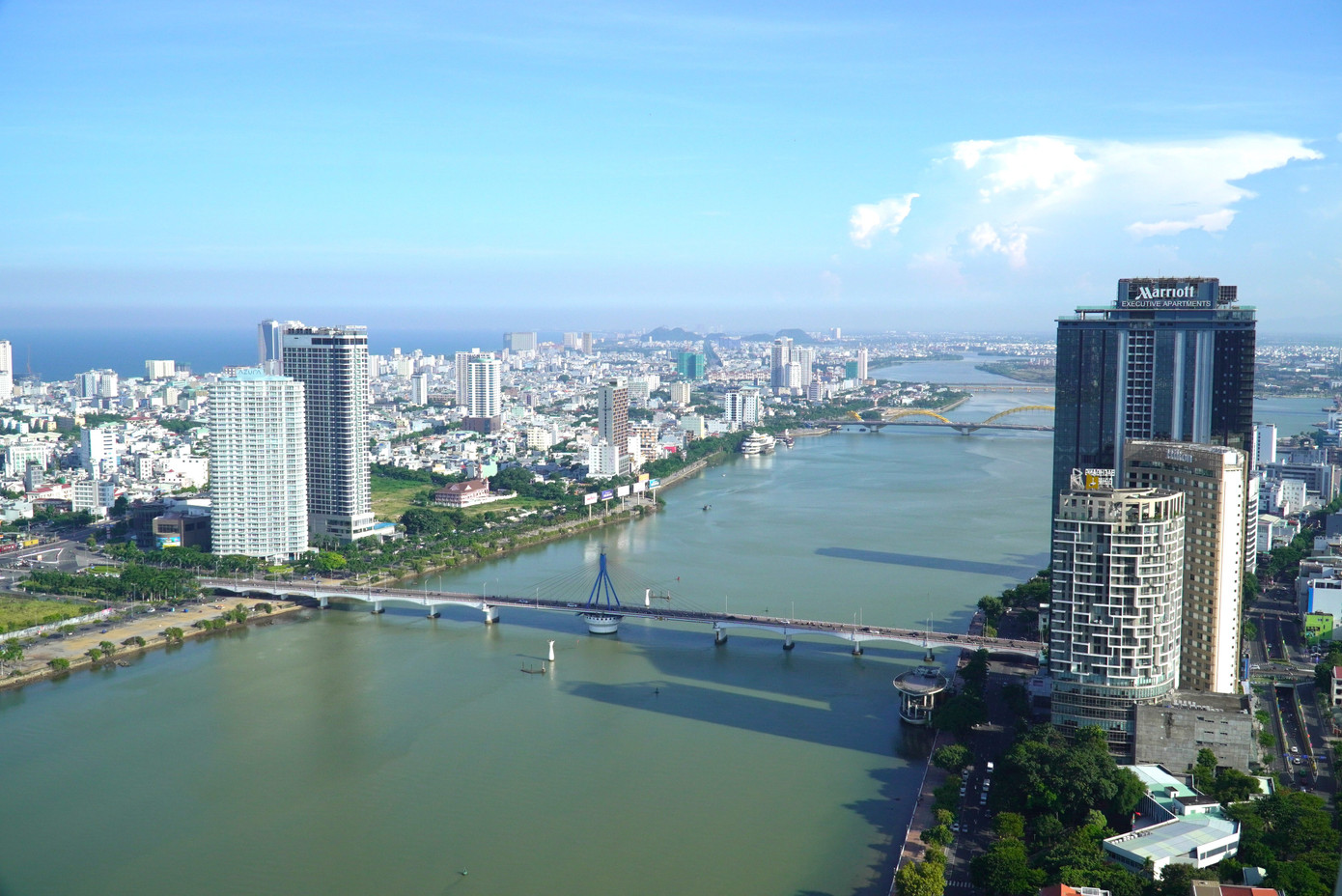 Đà Nẵng phủ sóng AI để thành phố ngày càng hiện đại, năng động hơn. Ảnh: Thanh Hiền Đà Nẵng phủ sóng AI để thành phố ngày càng hiện đại, năng động hơn. Ảnh: Thanh Hiền