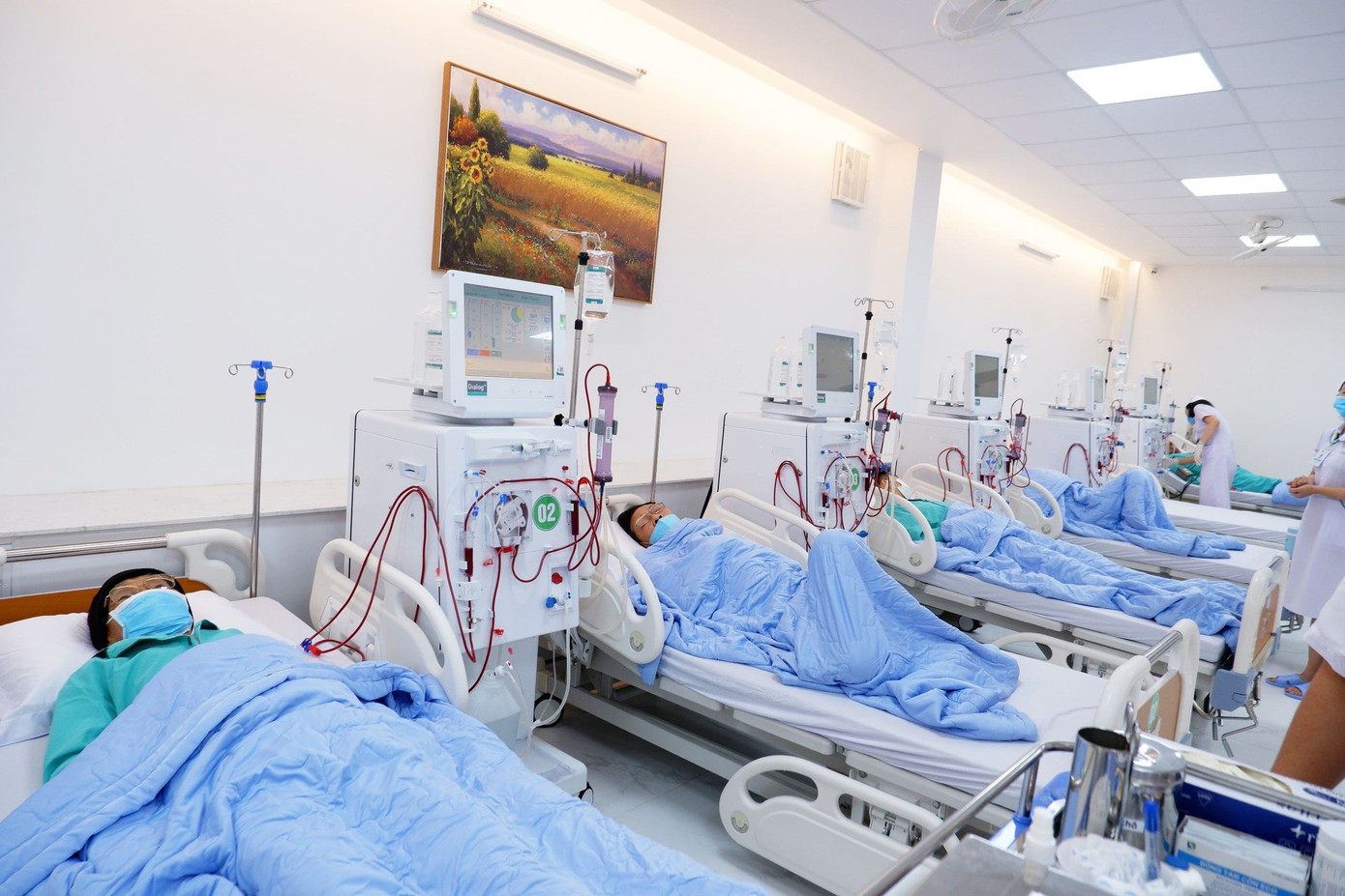 Đơn vị Thận nhân tạo, khoa Nội thận - Lọc máu, với nhiều máy móc tại Bệnh viện Đa khoa Thiện Hạnh ở Tây Nguyên. Nguồn: BVĐK Thiện Hạnh