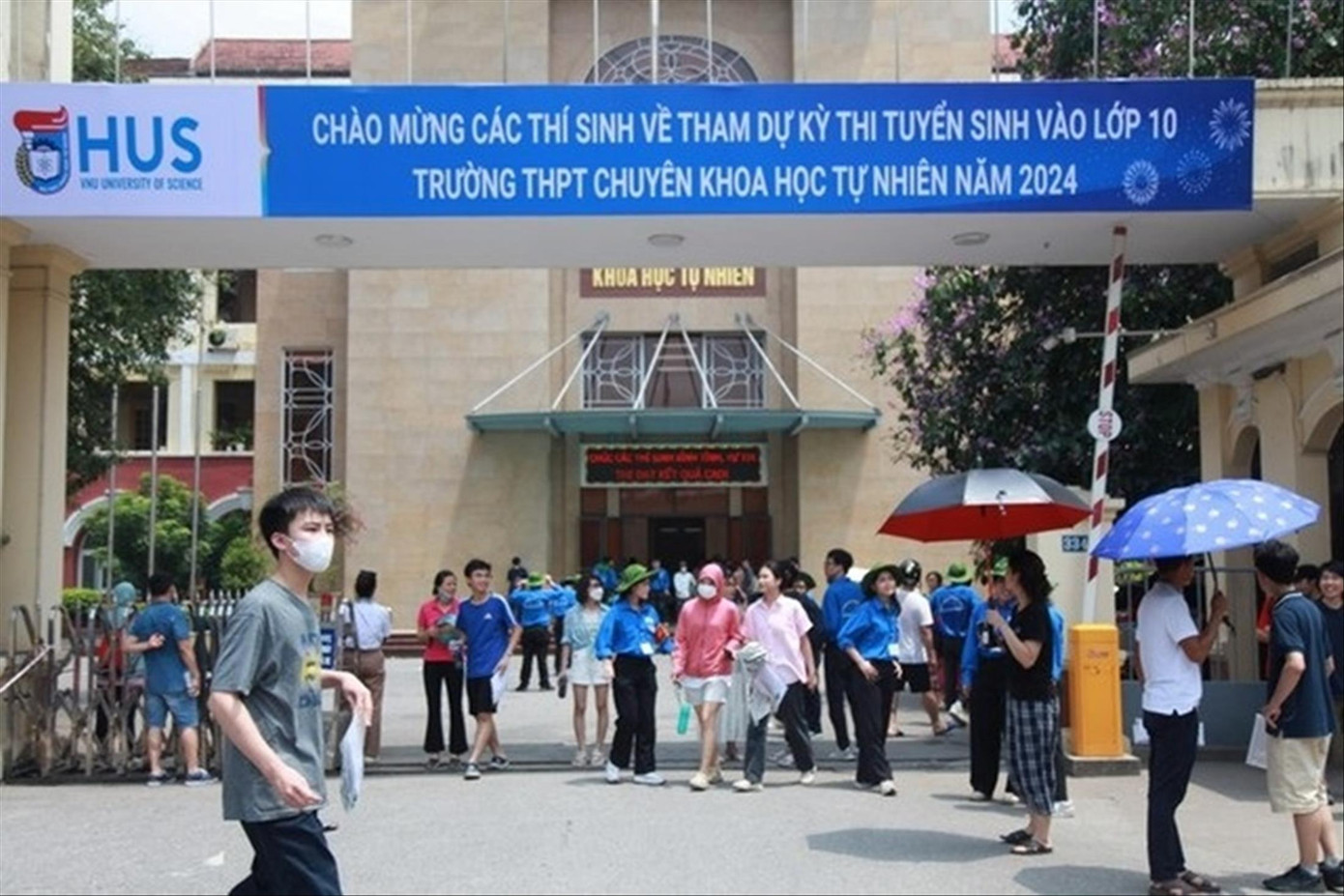 Thí sinh thi vào lớp 10 Trường THPT chuyên Khoa học Tự nhiên (Trường ĐH Khoa học Tự nhiên, ĐH Quốc gia Hà Nội) năm học 2024-2025. Ảnh: NGHIÊM HUÊ Thí sinh thi vào lớp 10 Trường THPT chuyên Khoa học Tự nhiên (Trường ĐH Khoa học Tự nhiên, ĐH Quốc gia Hà Nội) năm học 2024-2025. Ảnh: NGHIÊM HUÊ
