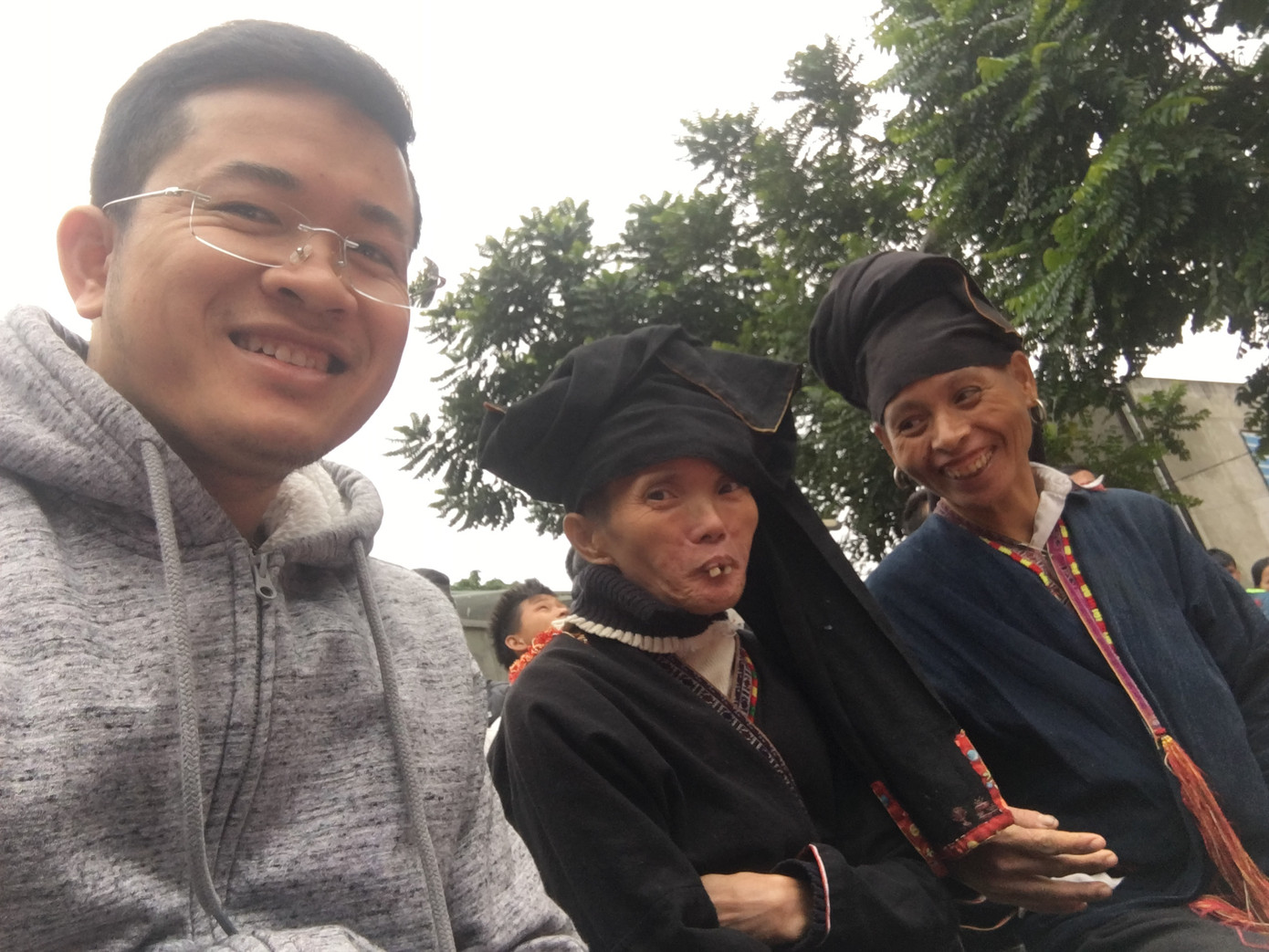 Tác giả trong chuyến tác nghiệp về với bà con miền núi phía Bắc