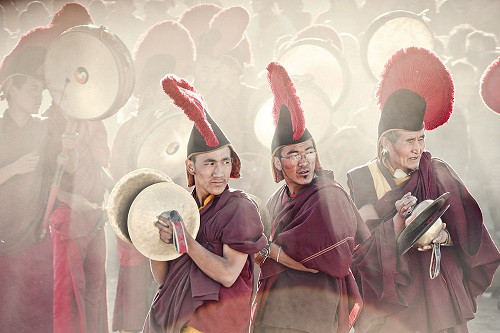 Lạ kỳ bộ tộc anh em lấy chung vợ ở Tây Tạng ảnh 3