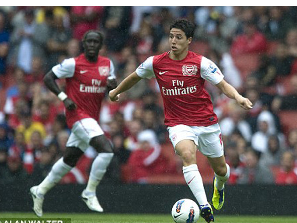 Nasri sắp gia nhập Man City