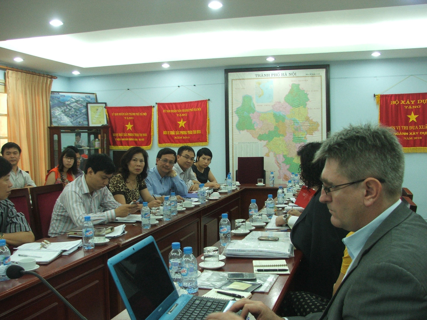 Mẫu thuẫn giữa chủ đầu tư và cư dân tại khu căn hộ Golden westlake có phần nguyên nhân từ quy định bât hợp lý của Bộ Xây dựng về giá trần dịch vụ