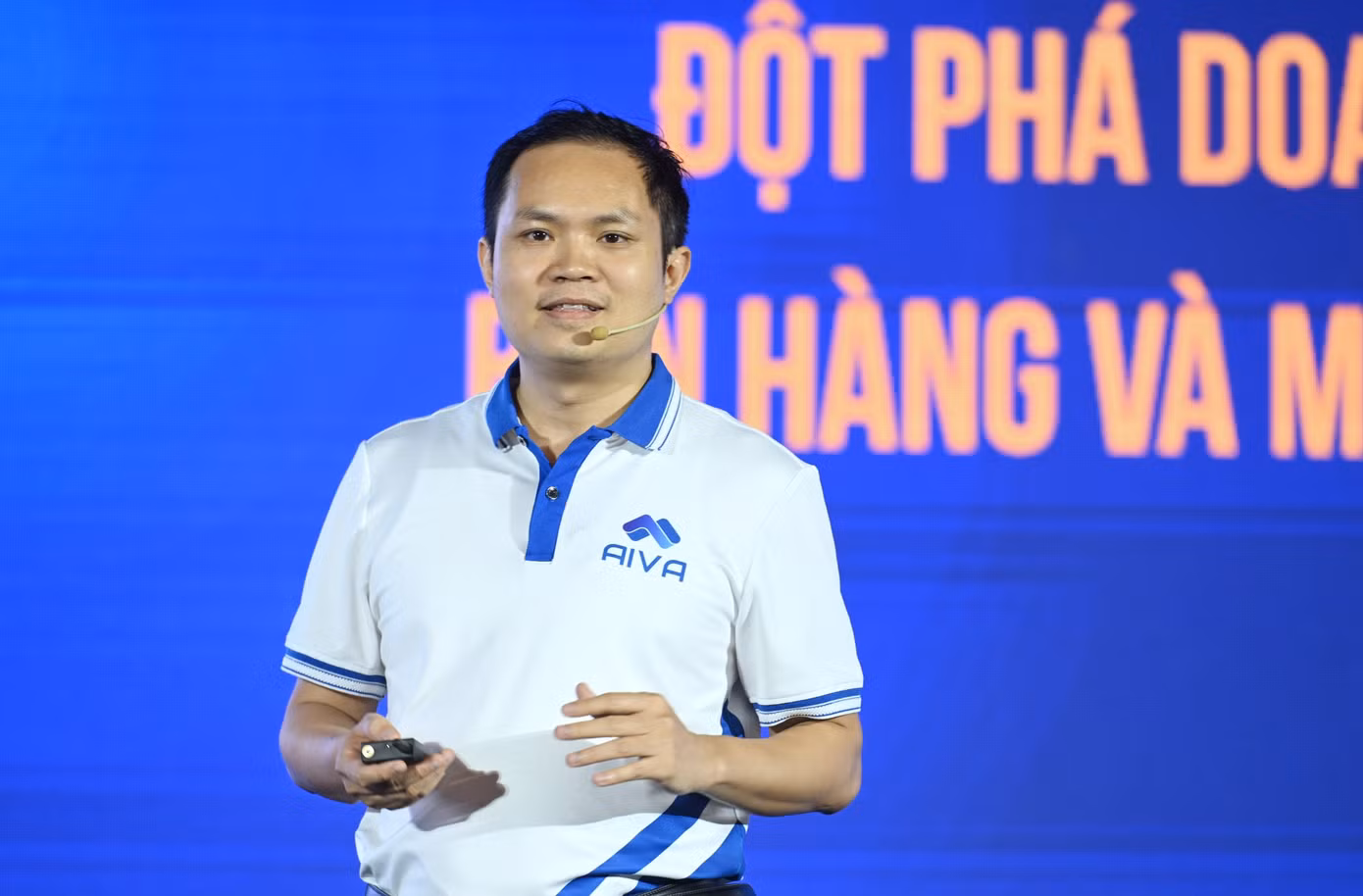 Ông Cao Vương - Chủ tịch Hội đồng Quản trị AIVA Group - trình bày tham luận.