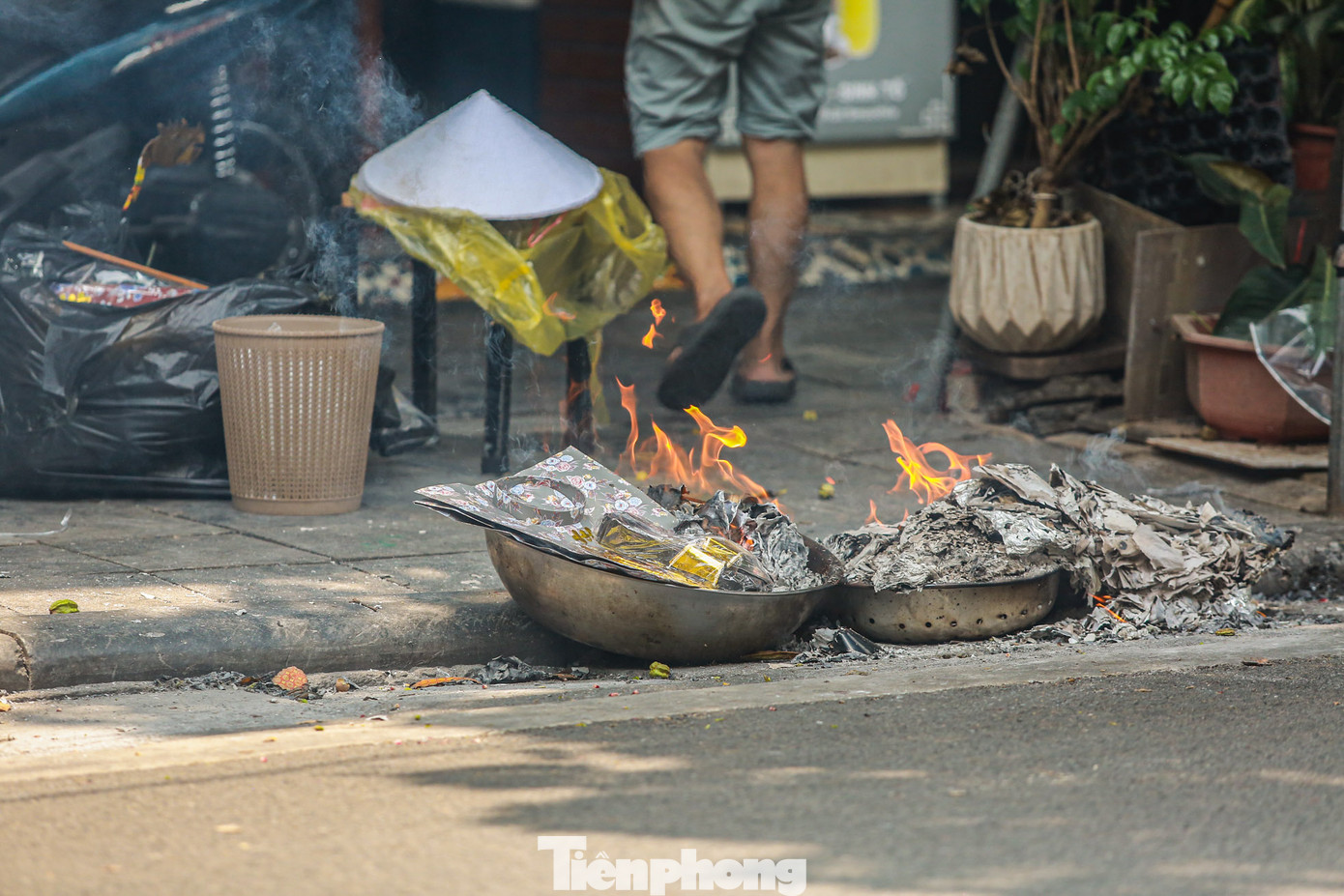 Rằm tháng bảy là ngày Xá tội vong nhân, cũng là lễ Vu lan báo hiếu cha mẹ, là dịp để bày tỏ lòng thành với những người đã khuất.