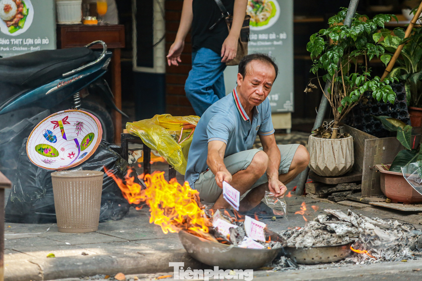 Rằm tháng bảy là ngày Xá tội vong nhân, cũng là lễ Vu lan báo hiếu cha mẹ, là dịp để bày tỏ lòng thành với những người đã khuất.