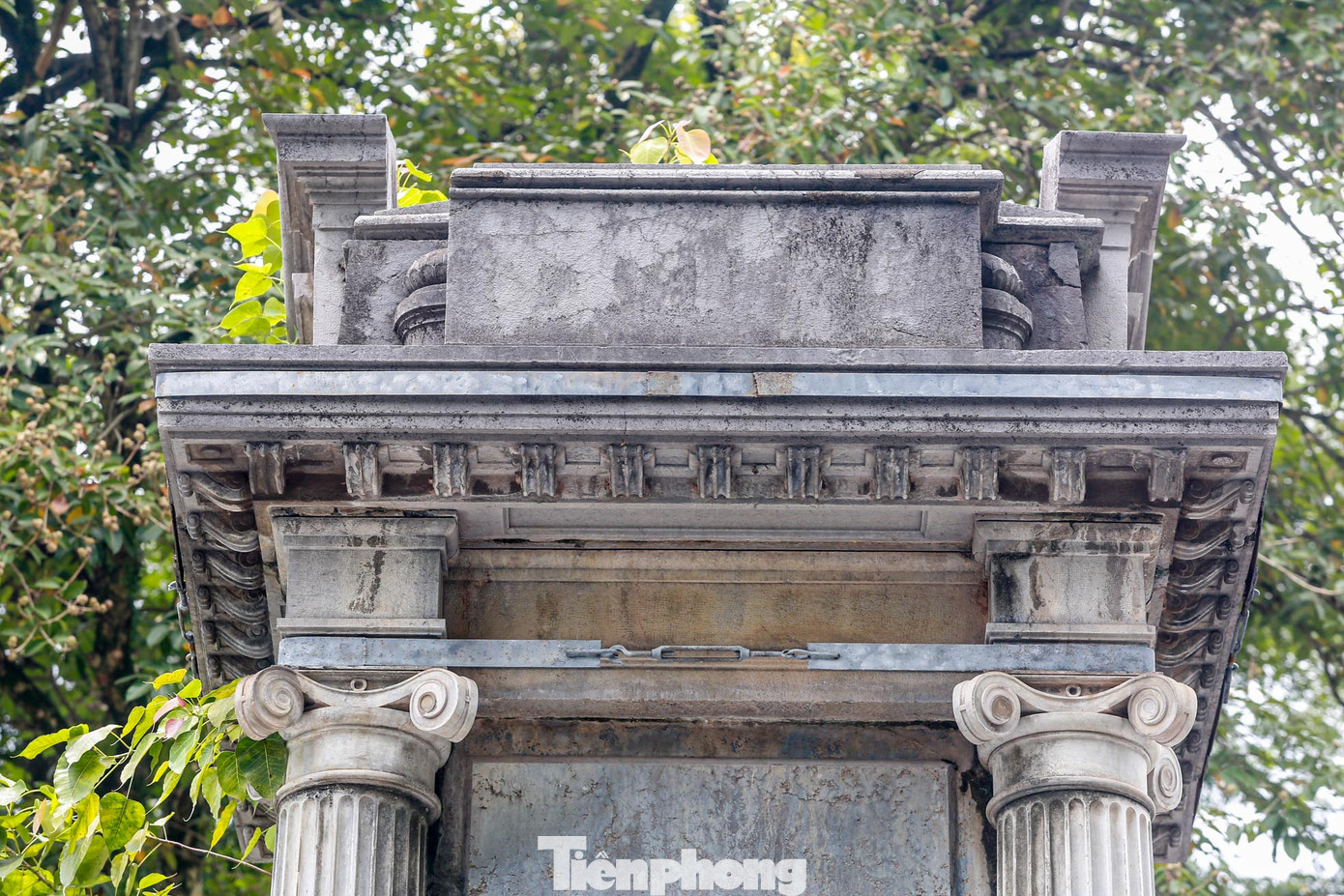 Vườn hoa Diên Hồng là một trong số ít vườn hoa có giá trị về mặt lịch sử và kiến trúc tại khu vực trung tâm Hà Nội, đồng thời đóng vai trò quan trọng trong việc kết nối hoàn chỉnh không gian kiến trúc cảnh quan khu vực vườn hoa Lý Thái Tổ, quảng trường Ngân hàng Nhà nước, khu vực hồ Gươm và phụ cận.