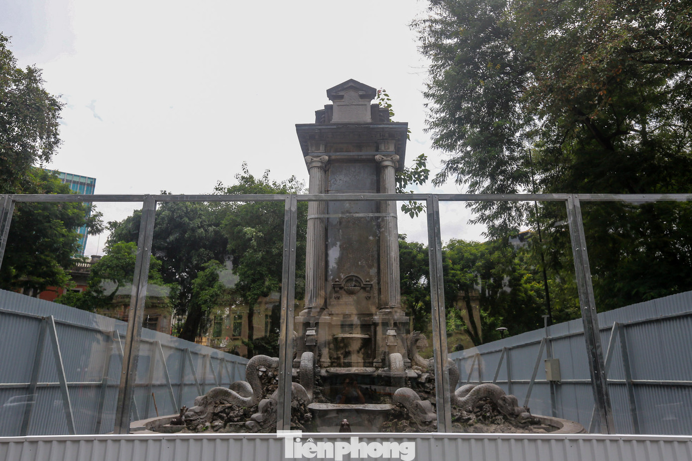 "Quá trình tu bổ sẽ áp dụng biện pháp thi công mở, hàng rào bảo vệ dùng vật liệu trong suốt để người dân các chuyên gia có thể quan sát trong suốt quá trình tu bổ", đại diện BQLDA chia sẻ.