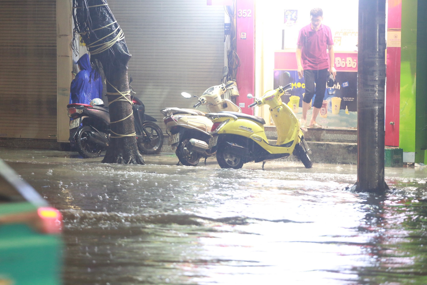 Một số ngôi nhà bị cô lập.