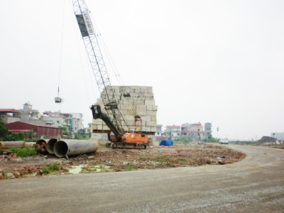 Dự án B5 Cầu Diễn đang được đo độ lún