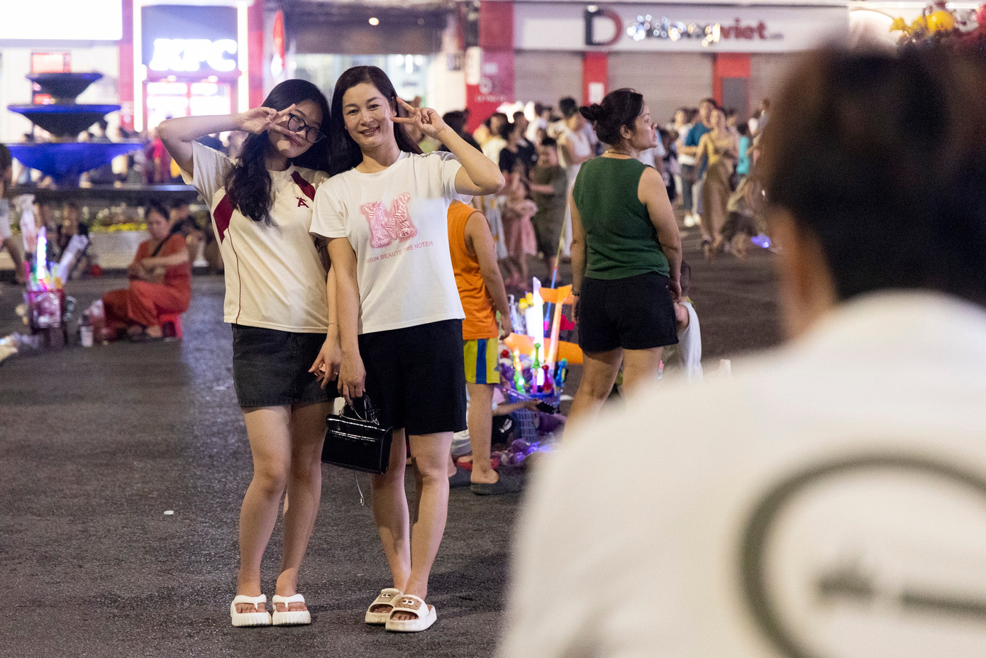 Đối với nhiều bạn trẻ, thay vì chọn đi chơi xa hoặc về quê, họ lựa chọn Hà Nội là địa điểm nghỉ lễ 2/9.