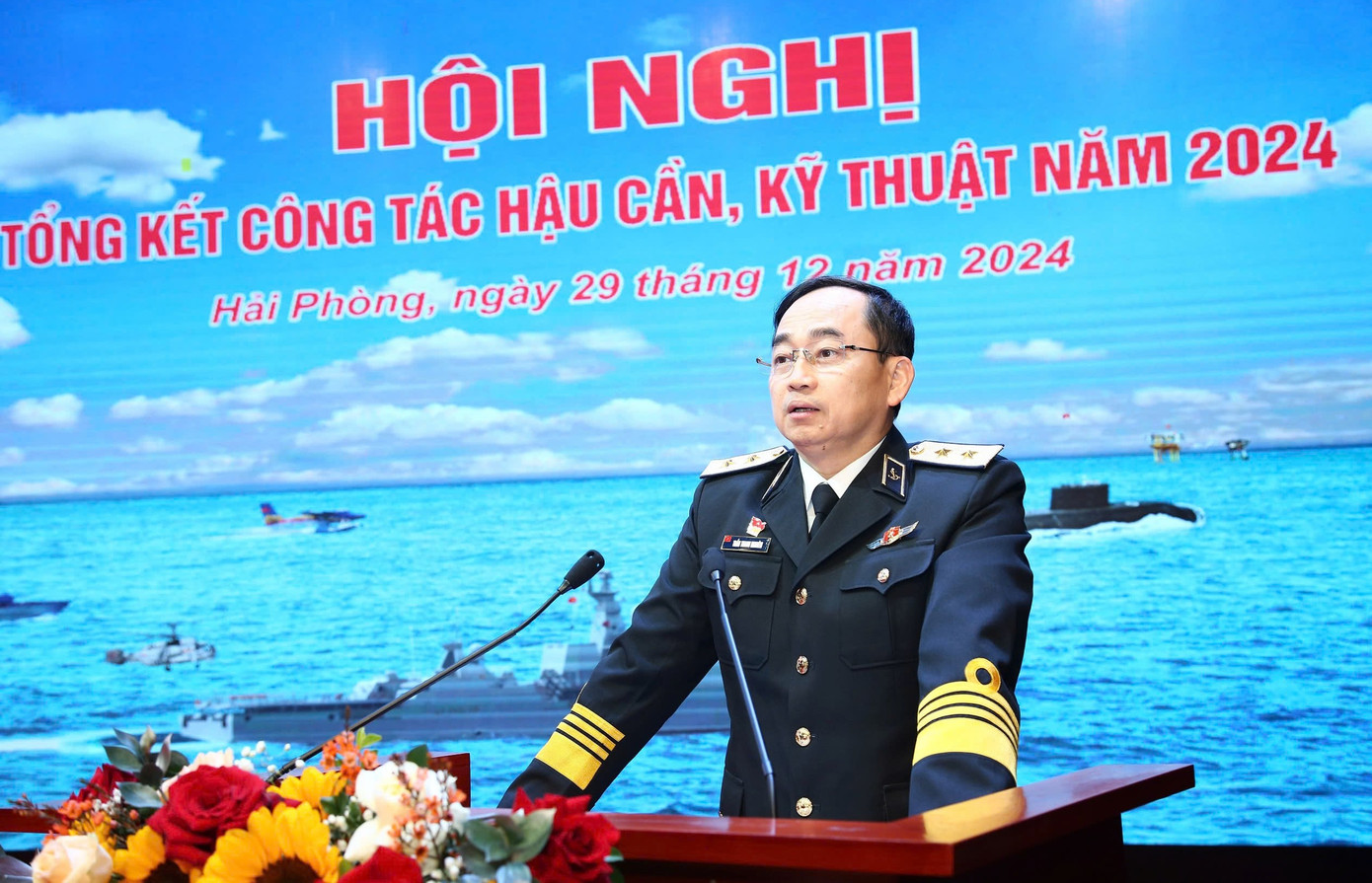 Phó Đô đốc Trần Thanh Nghiêm - Tư lệnh Hải quân, phát biểu chỉ đạo hội nghị, ngày 29/12. Phó Đô đốc Trần Thanh Nghiêm - Tư lệnh Hải quân, phát biểu chỉ đạo hội nghị, ngày 29/12.