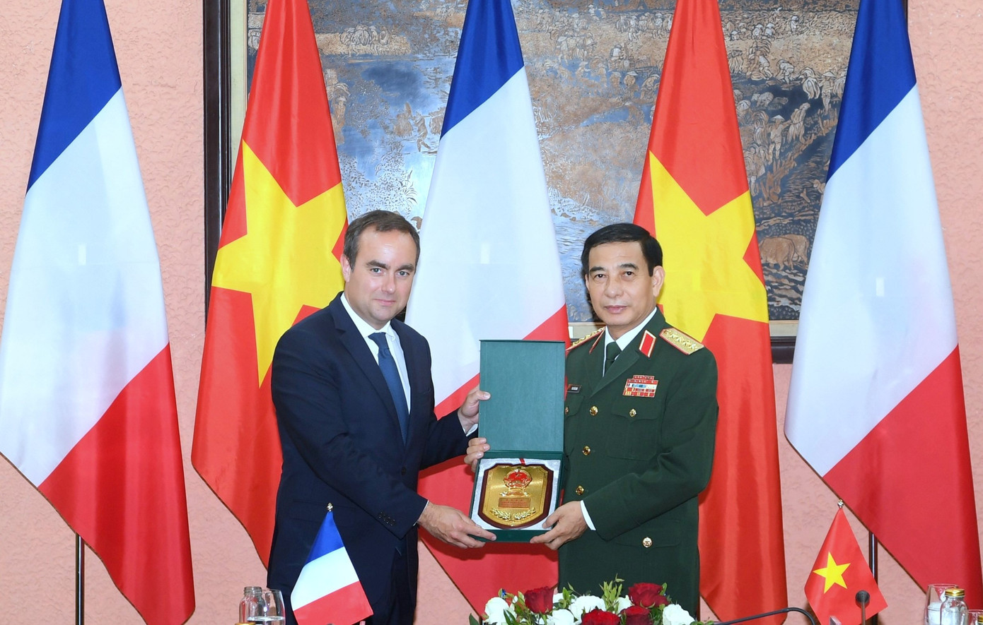 Đại tướng Phan Văn Giang khẳng định, quan hệ Việt Nam - Pháp đã phát triển cả về bề rộng và chiều sâu, đa dạng trên nhiều lĩnh vực, trong đó có hợp tác quốc phòng.