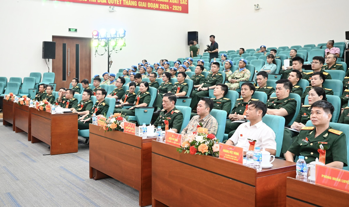 Các đại biểu dự đại hội.