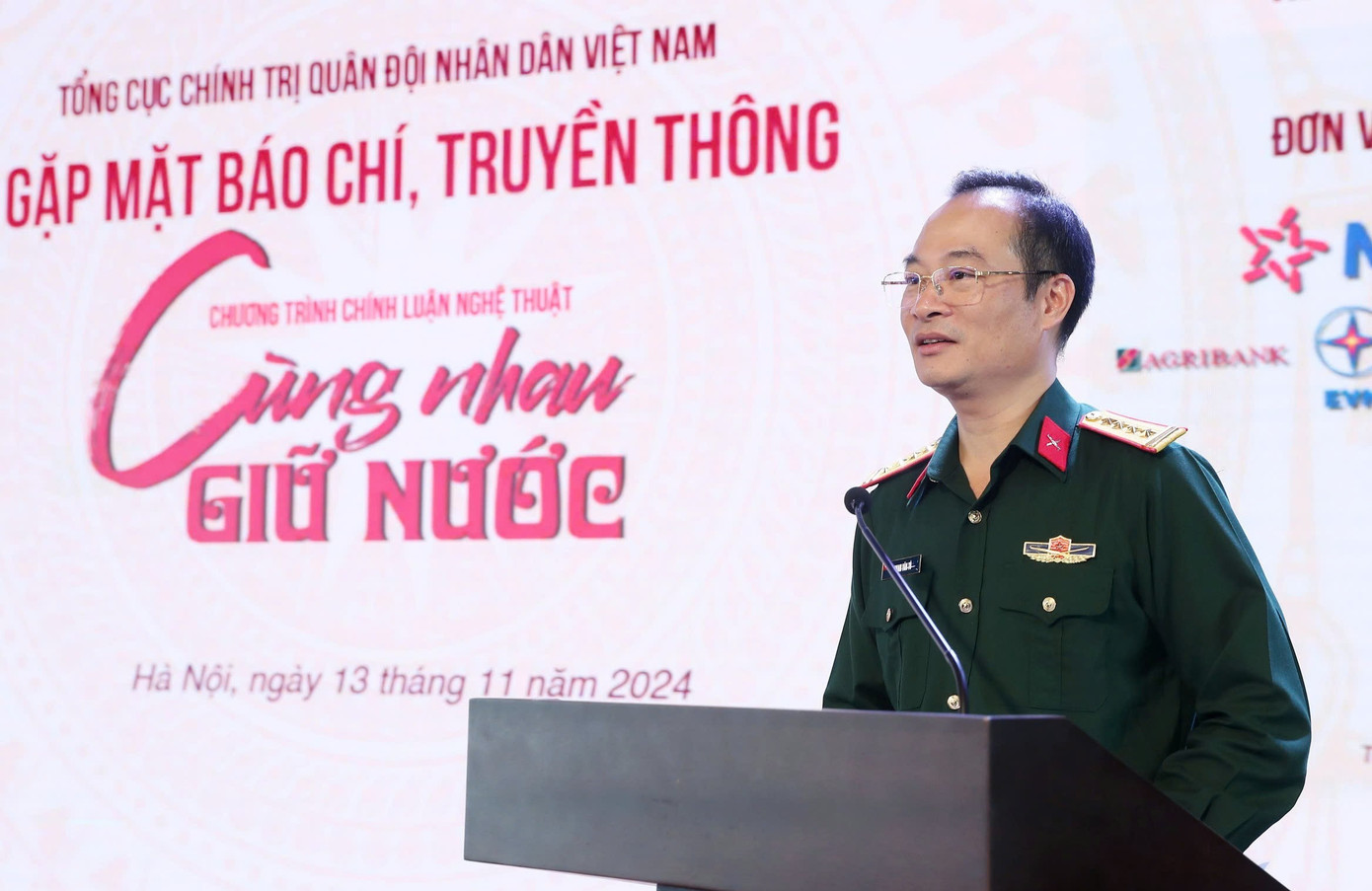 Đại tá Phạm Văn Tú - Phó Giám đốc Trung tâm PT-TH Quân đội, thông tin về chương trình chính luận nghệ thuật "Cùng nhau giữ nước"