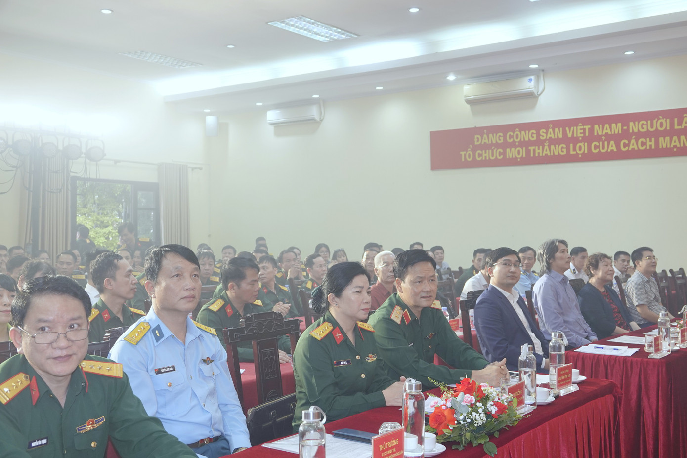 Các đại biểu dự lễ phát động.