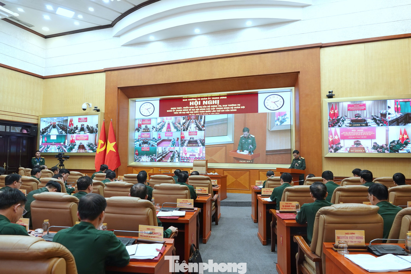 Quang cảnh hội nghị tại Sở chỉ huy Bộ Quốc phòng. Quang cảnh hội nghị tại Sở chỉ huy Bộ Quốc phòng.