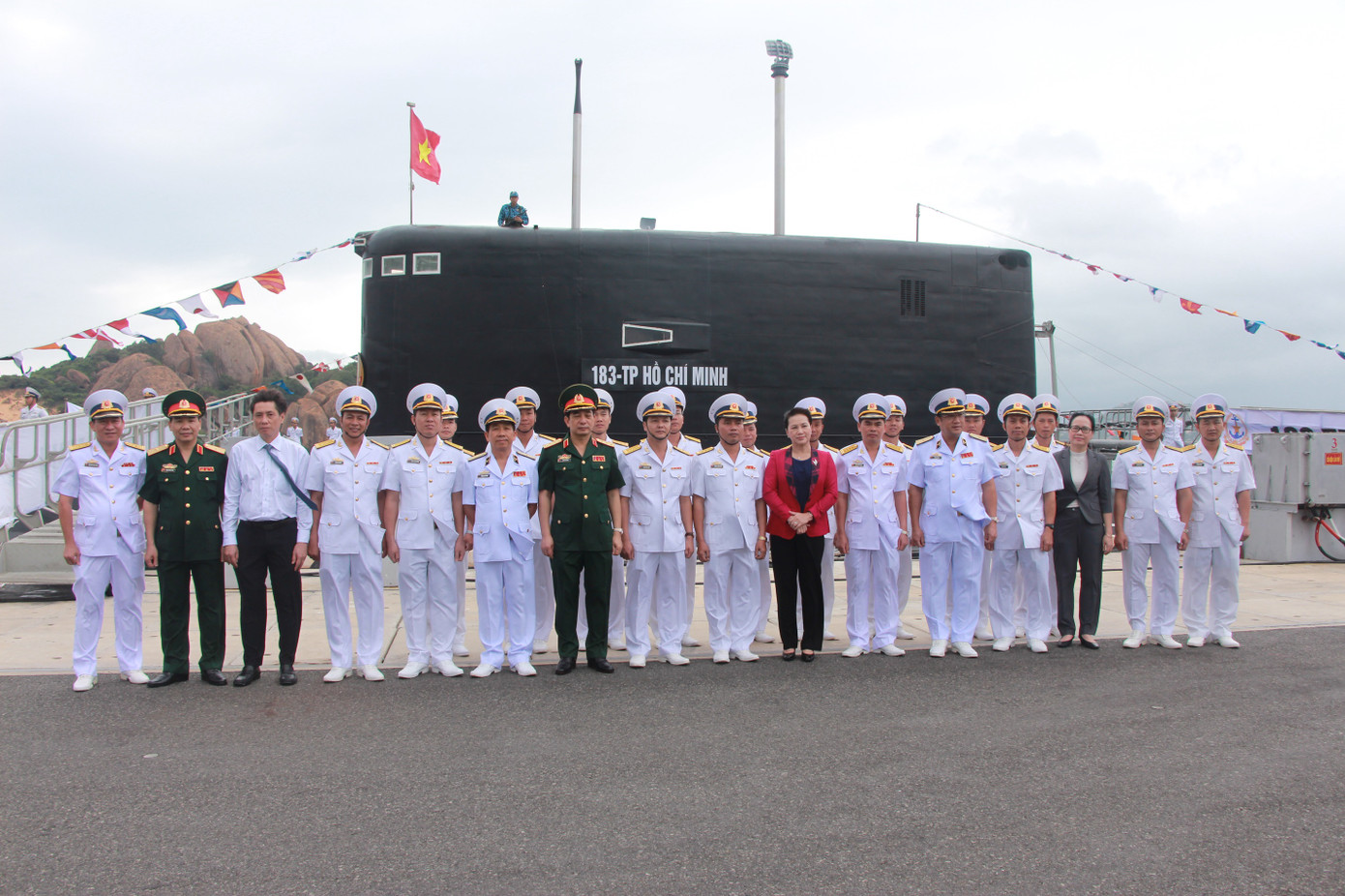 Tháng 12/2017, Chủ tịch Quốc hội Nguyễn Thị Kim Ngân thăm, động viên cán bộ, thủy thủ tàu ngầm 183 - TPHCM Tháng 12/2017, Chủ tịch Quốc hội Nguyễn Thị Kim Ngân thăm, động viên cán bộ, thủy thủ tàu ngầm 183 - TPHCM