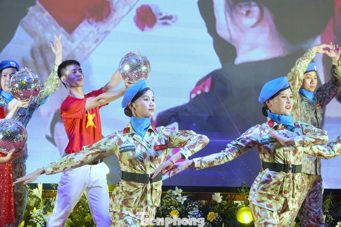 Chương trình văn nghệ đặc sắc tại lễ kỷ niệm.