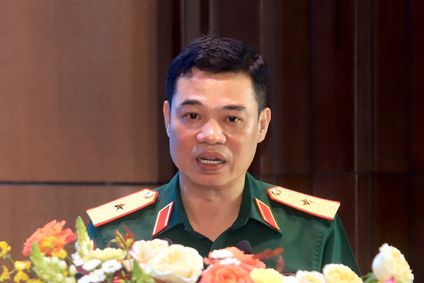 Thiếu tướng Lê Quang Tuyến thông tin về các hoạt động tại triển lãm.