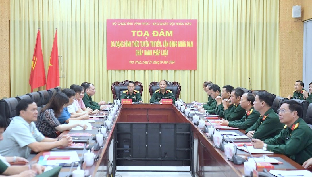 Quang cảnh tọa đàm. Quang cảnh tọa đàm.