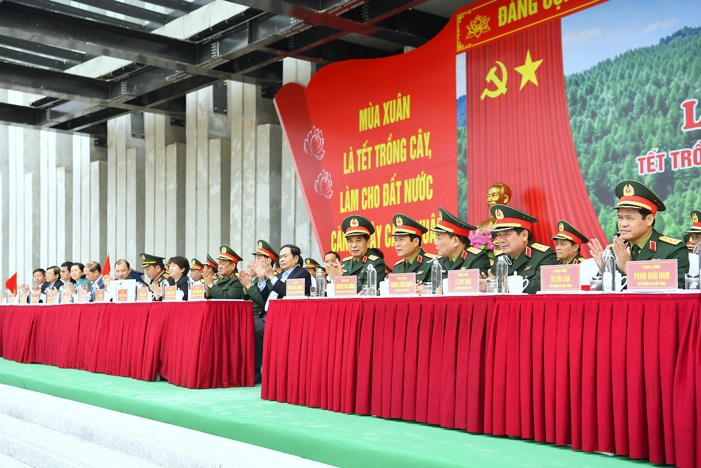 Các đại biểu dự lễ phát động, sáng 17/2. Các đại biểu dự lễ phát động, sáng 17/2.