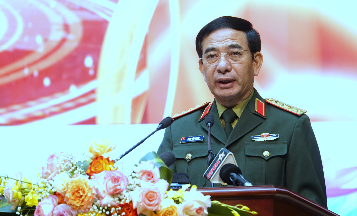 Đại tướng Phan Văn Giang - Ủy viên Bộ Chính trị, Phó Bí thư Quân ủy Trung ương, Bộ trưởng Bộ Quốc phòng, phát biểu khai mạc Hội thảo.