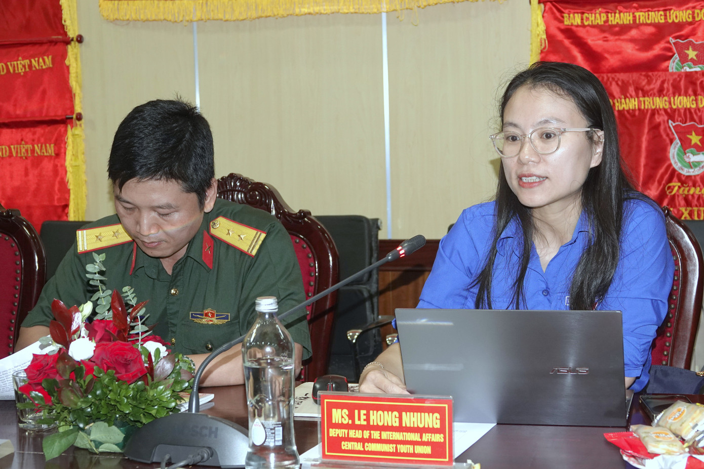 Phó Trưởng Ban Quốc tế Trung ương Đoàn Lê Hồng Nhung, phát biểu tại tọa đàm.