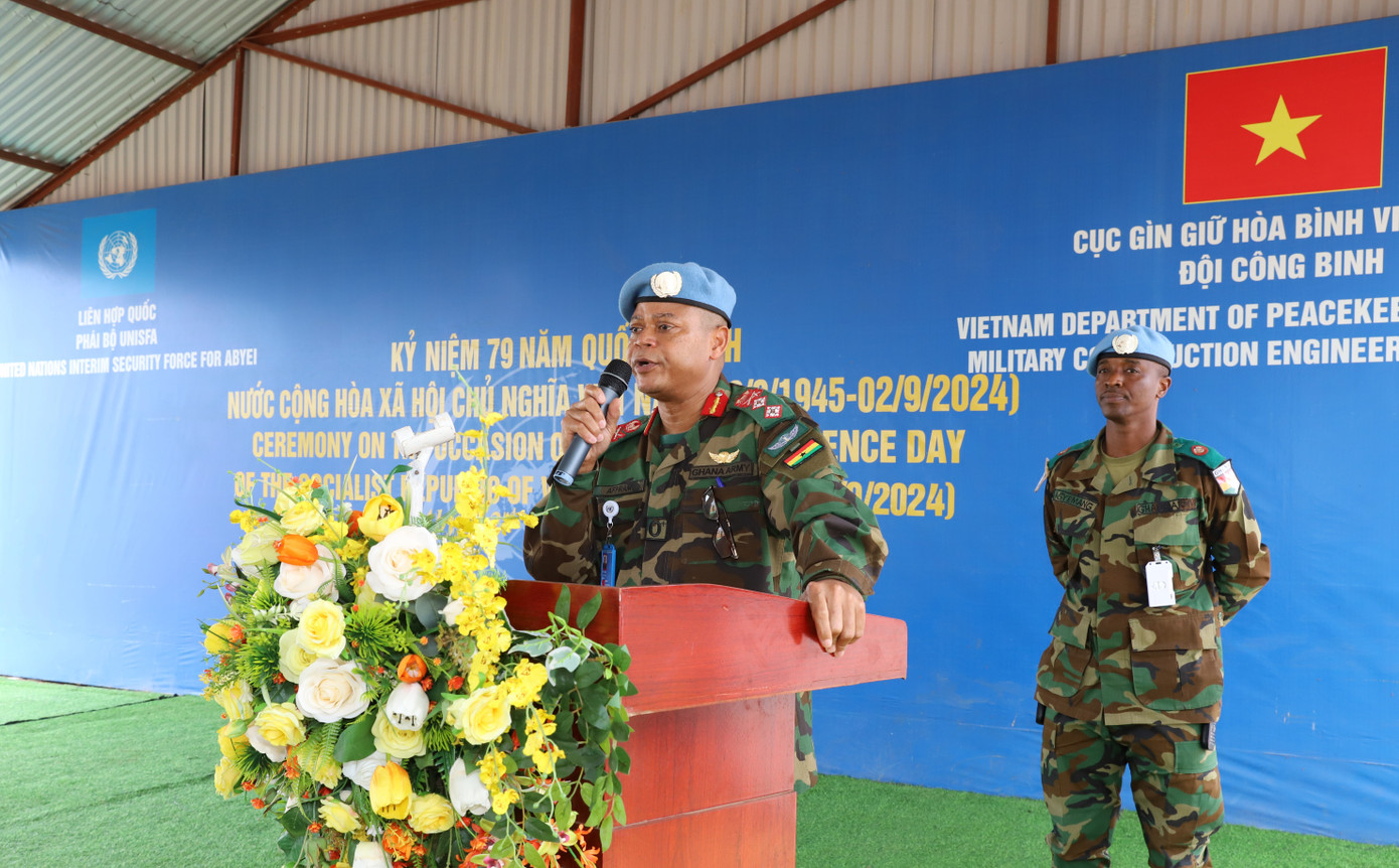 Lãnh đạo Phái bộ UNISFA, lực lượng GGHB Việt Nam tại Phái bộ và đại diện chính quyền sở tại phát biểu tại lễ kỷ niệm.